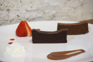 チョコレート研究所  大阪新町店の「テリーヌショコラ食べ比べプレート」